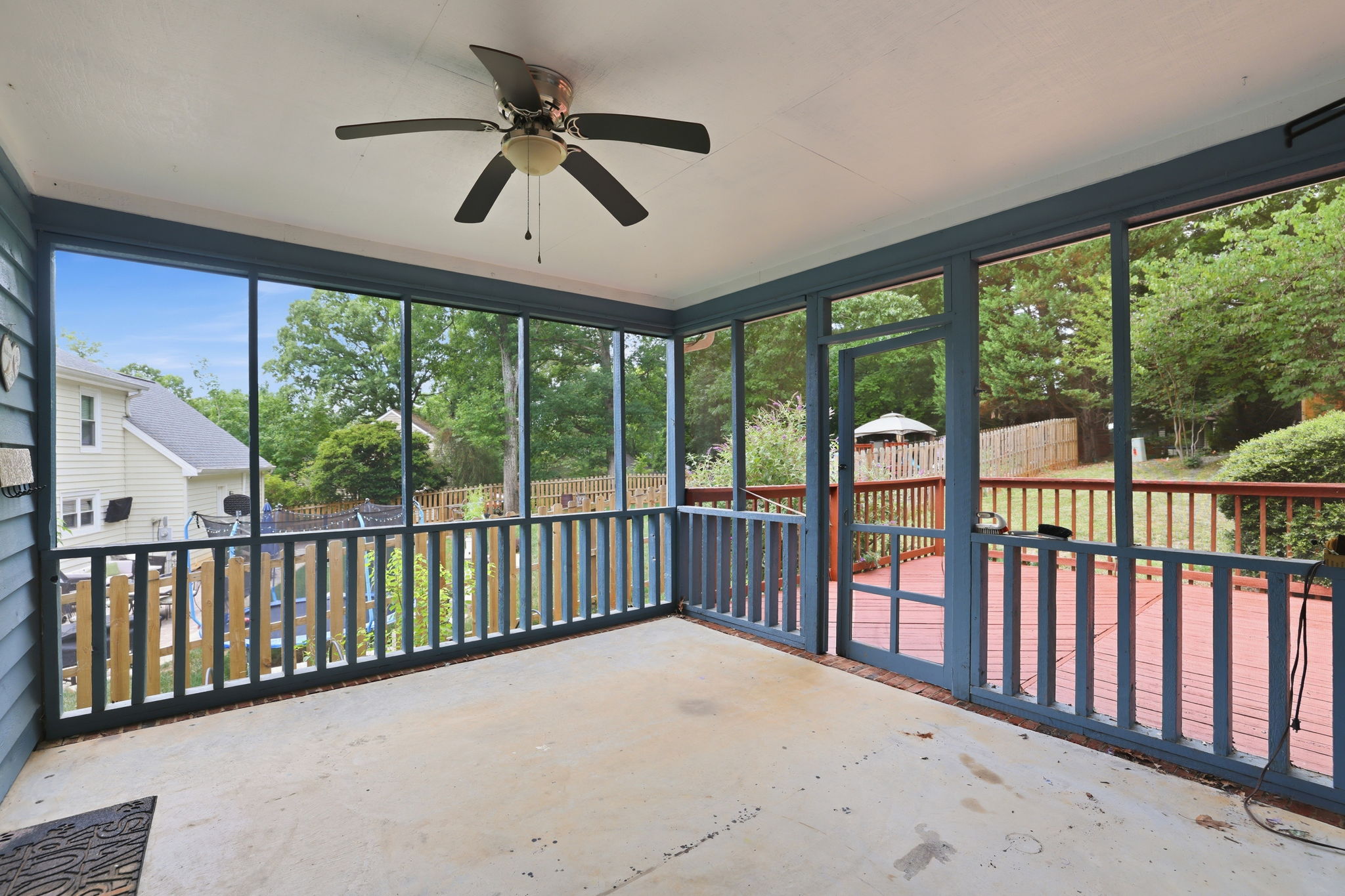 Screened-in Porch