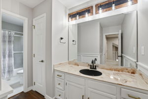 Full bath on upper level