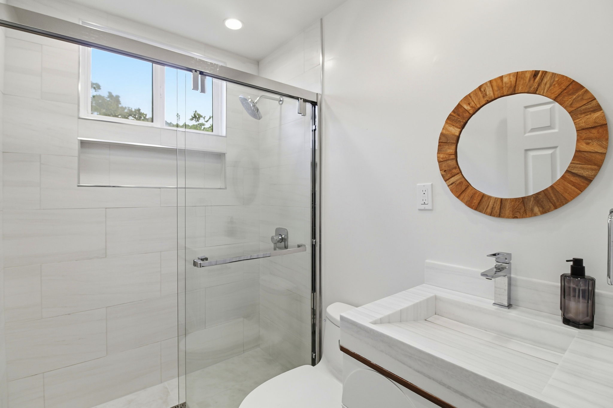 040_F8_704 Alta Vista Dr