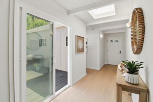006_F8_704 Alta Vista Dr