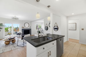 014_F8_704 Alta Vista Dr