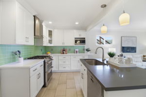 016_F8_704 Alta Vista Dr