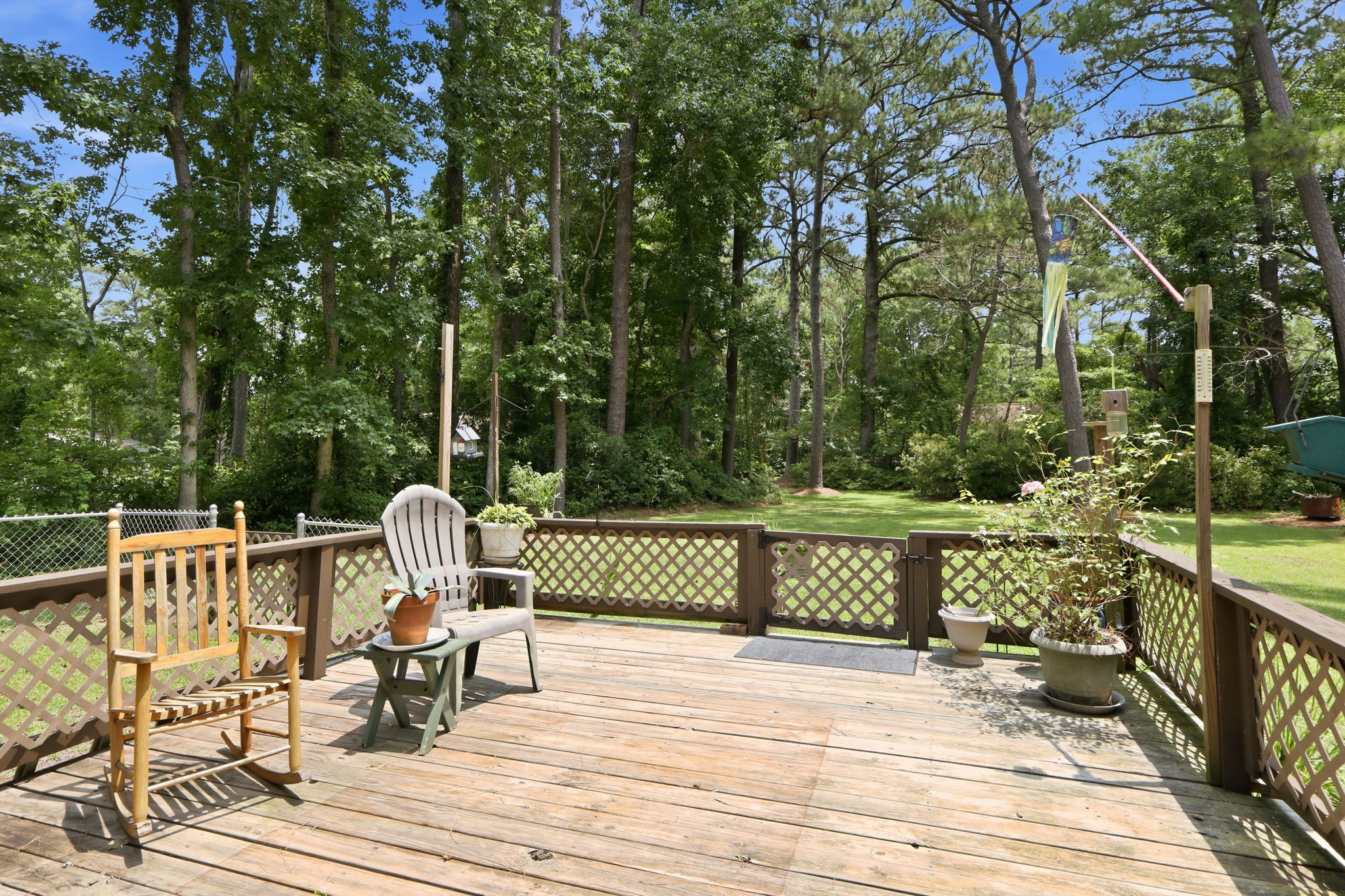 Roomy Deck
