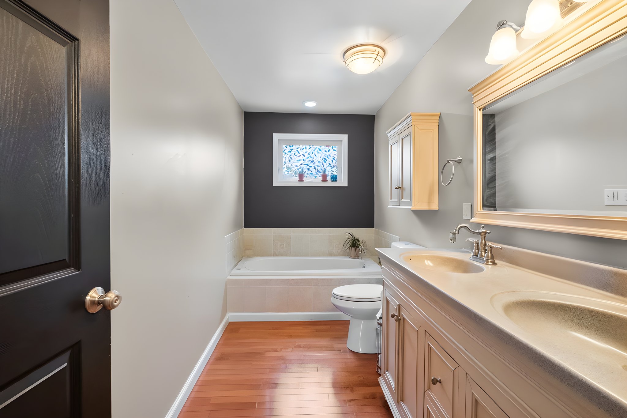 704 Plainfield Ave-11 furniture removed.jpeg