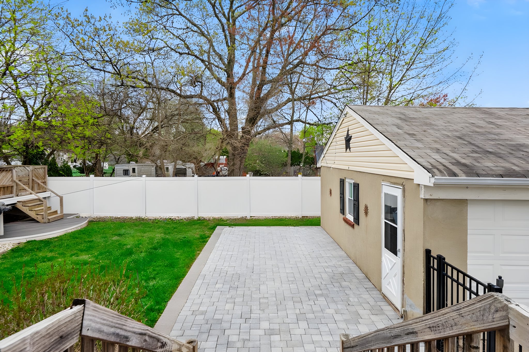 704 Plainfield Ave-29 furniture removed.jpeg