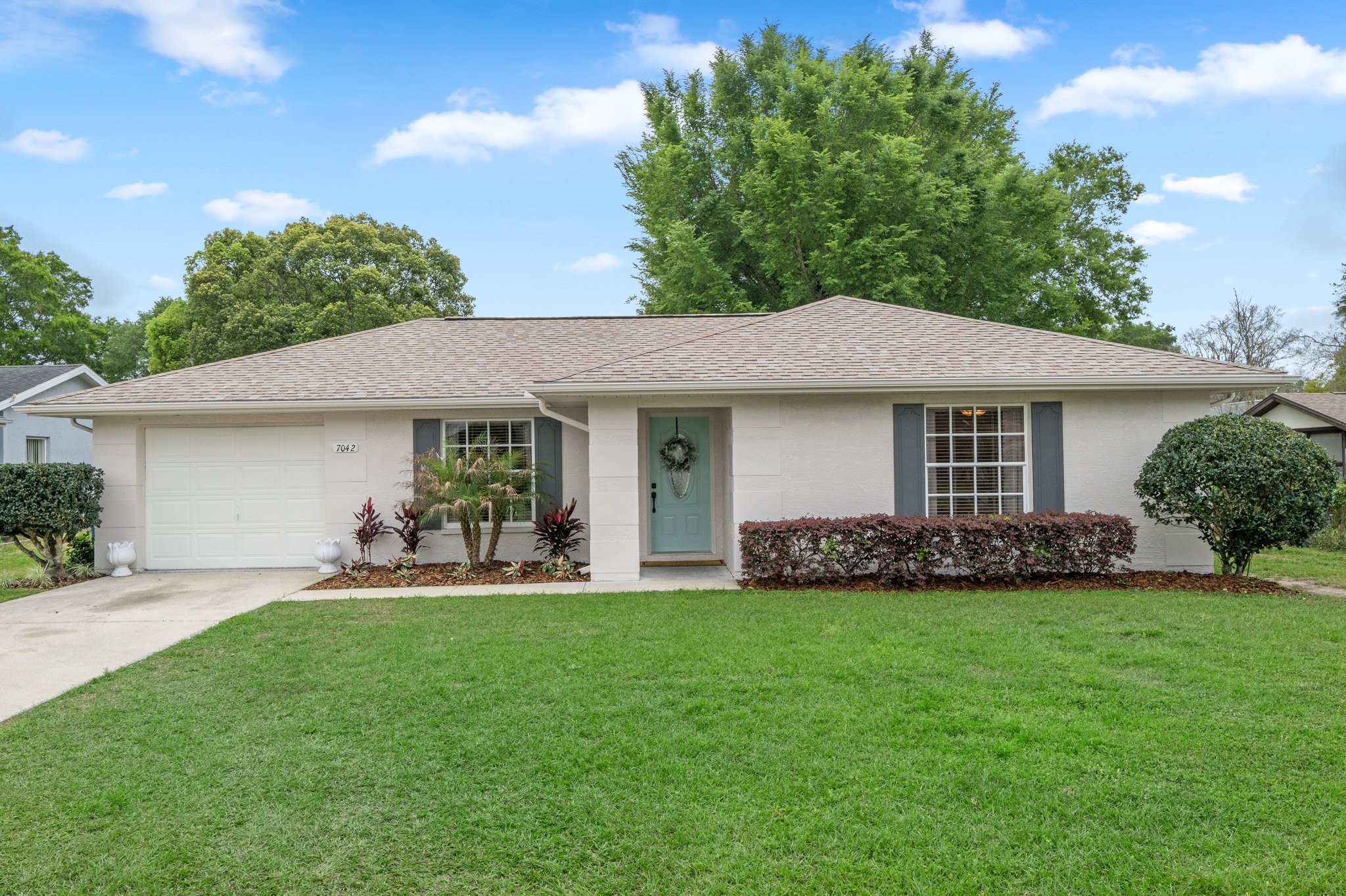 7042 Lexington Cir, Brooksville, FL 34602 Admired Images LLC