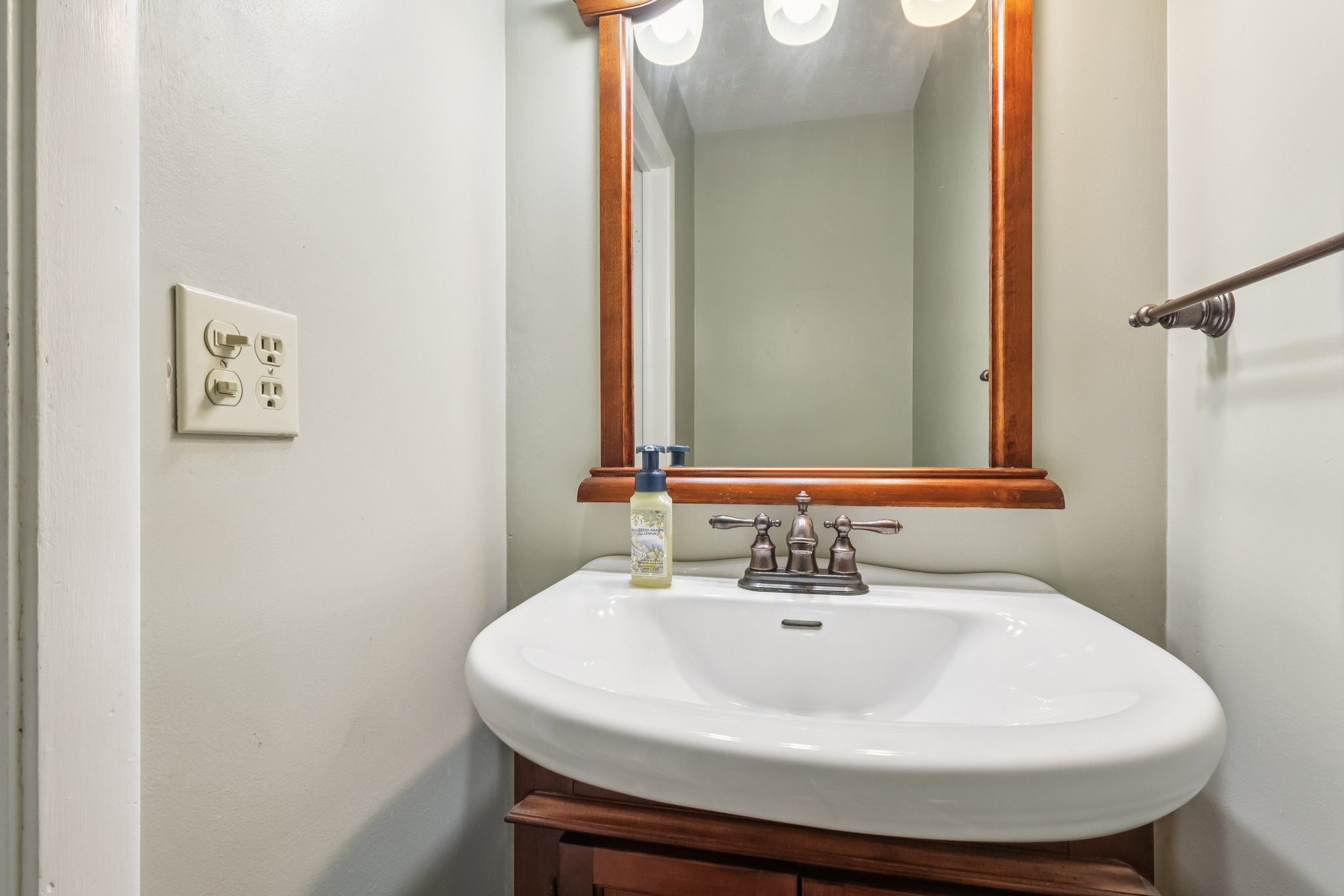 Teal Cove-S1704-024.jpg