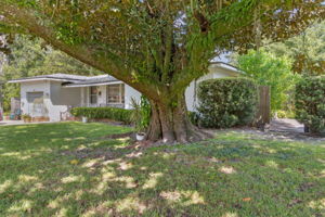 Welcome to 7045 Bonnie Brae Ln