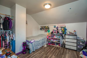 Upstairs smaller bedroom