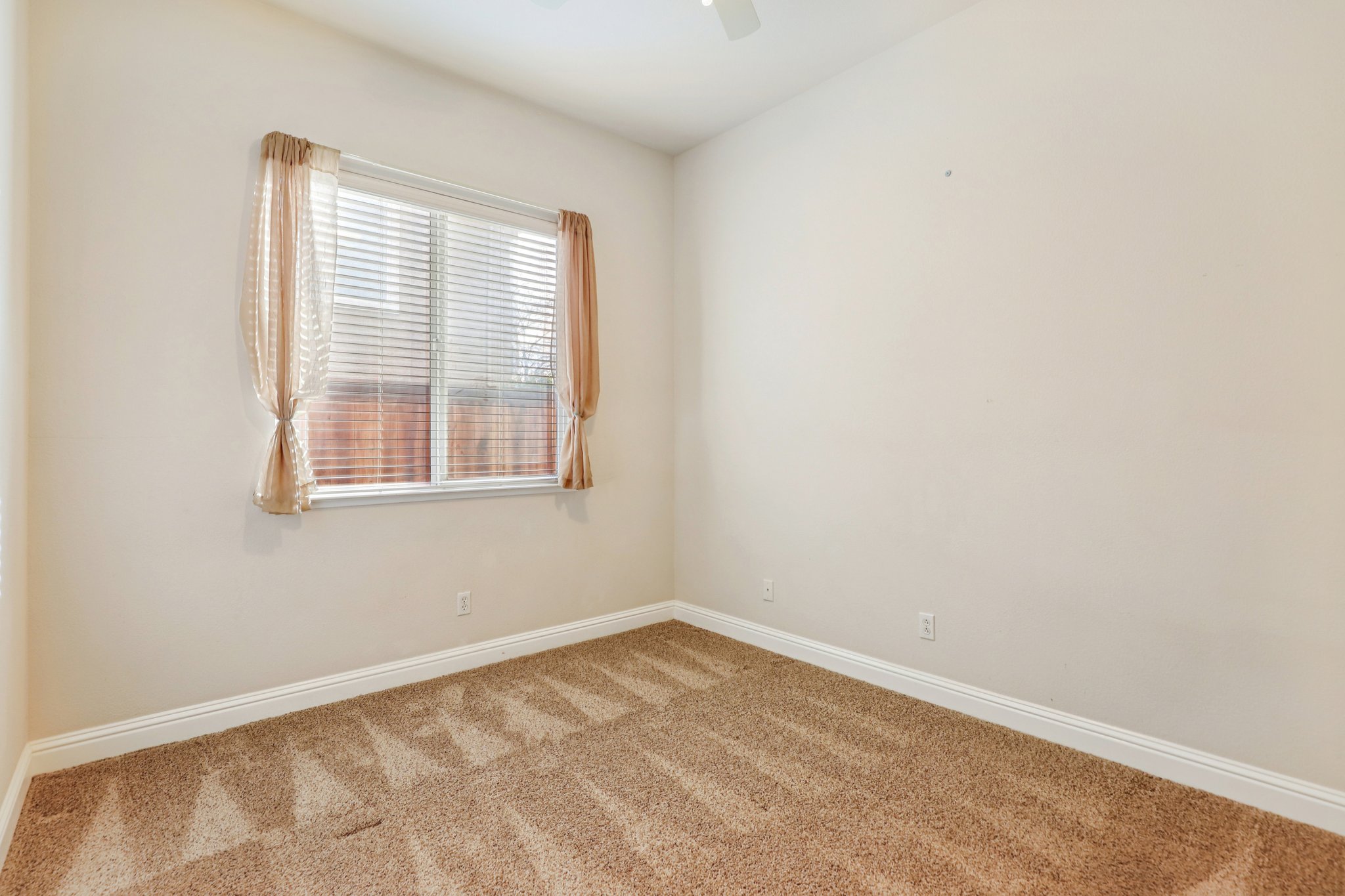 Barranca Dr-S3112-033.jpg