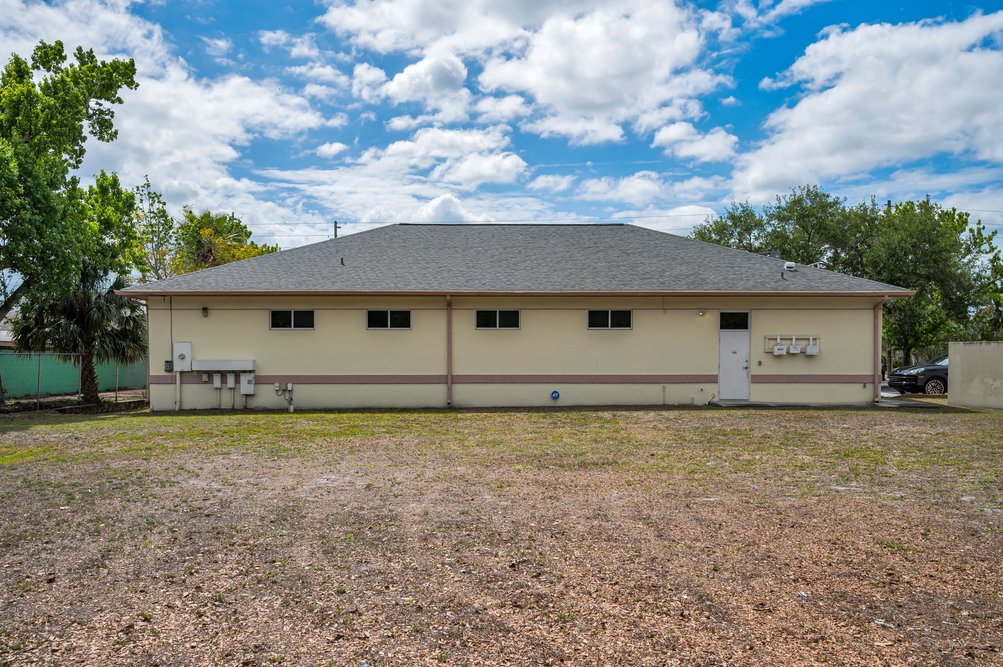 Rear Exterior10