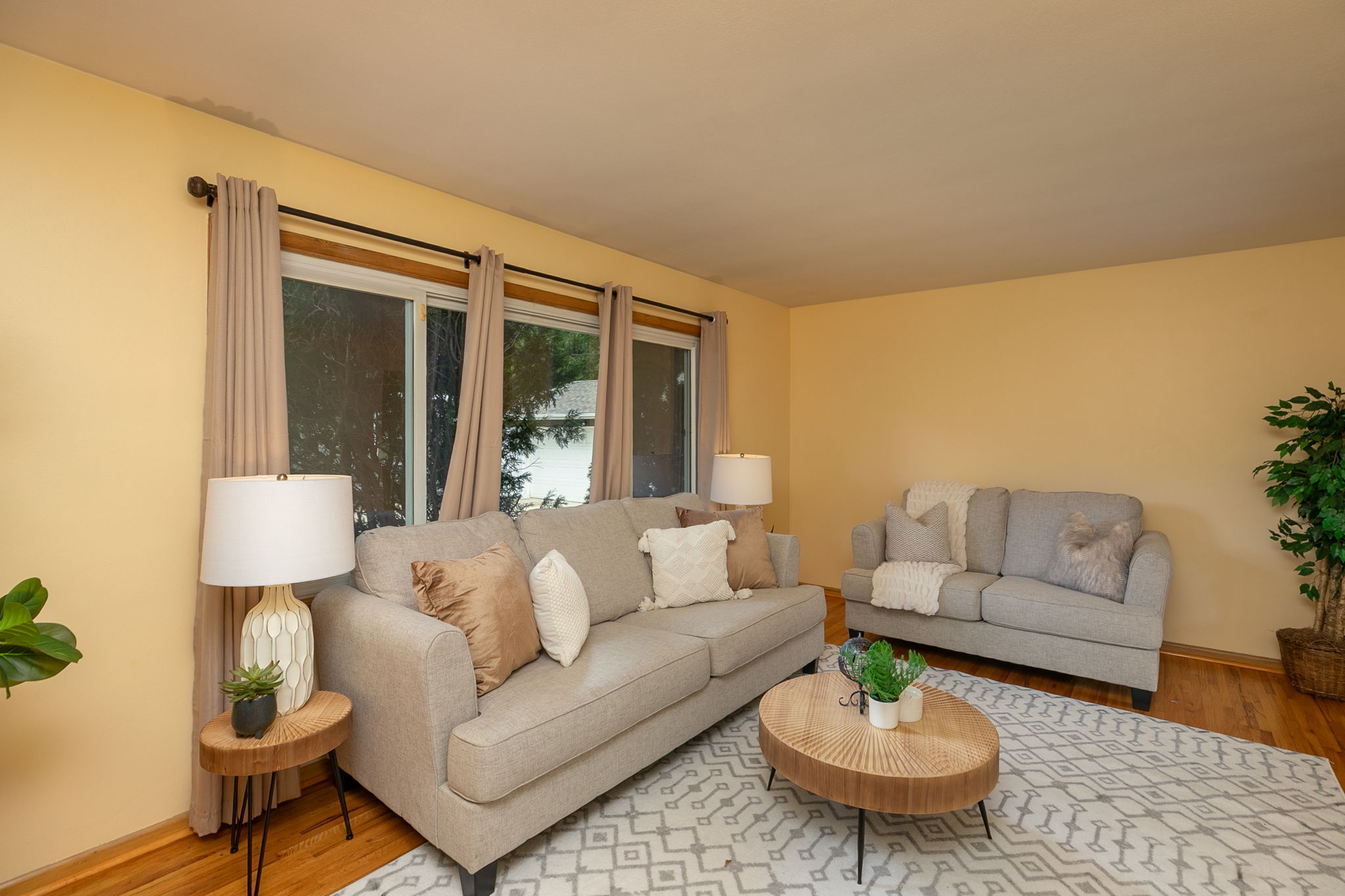 04-Living Room