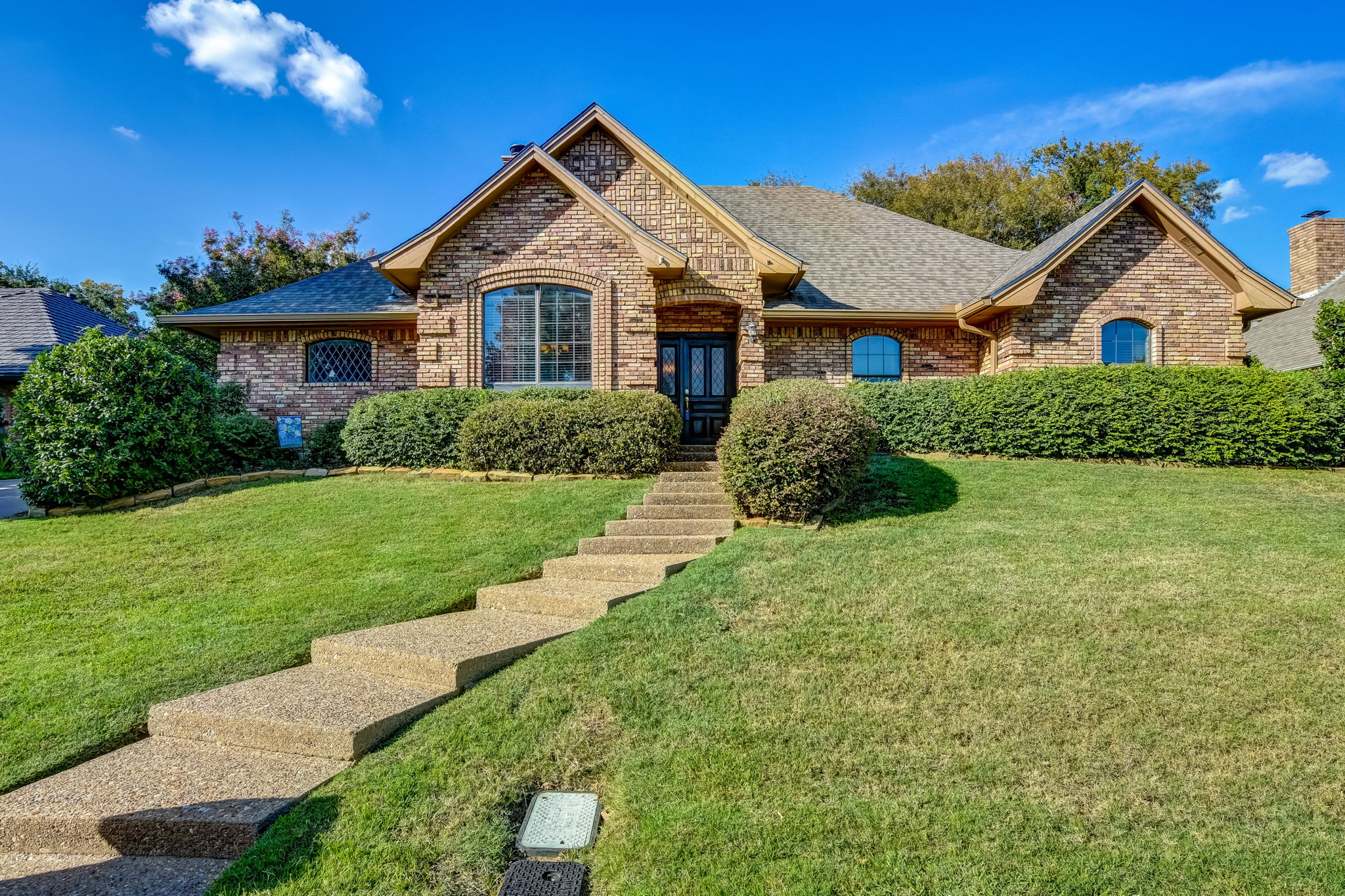  705 Bunker Hill Dr, Arlington, TX 76011, US