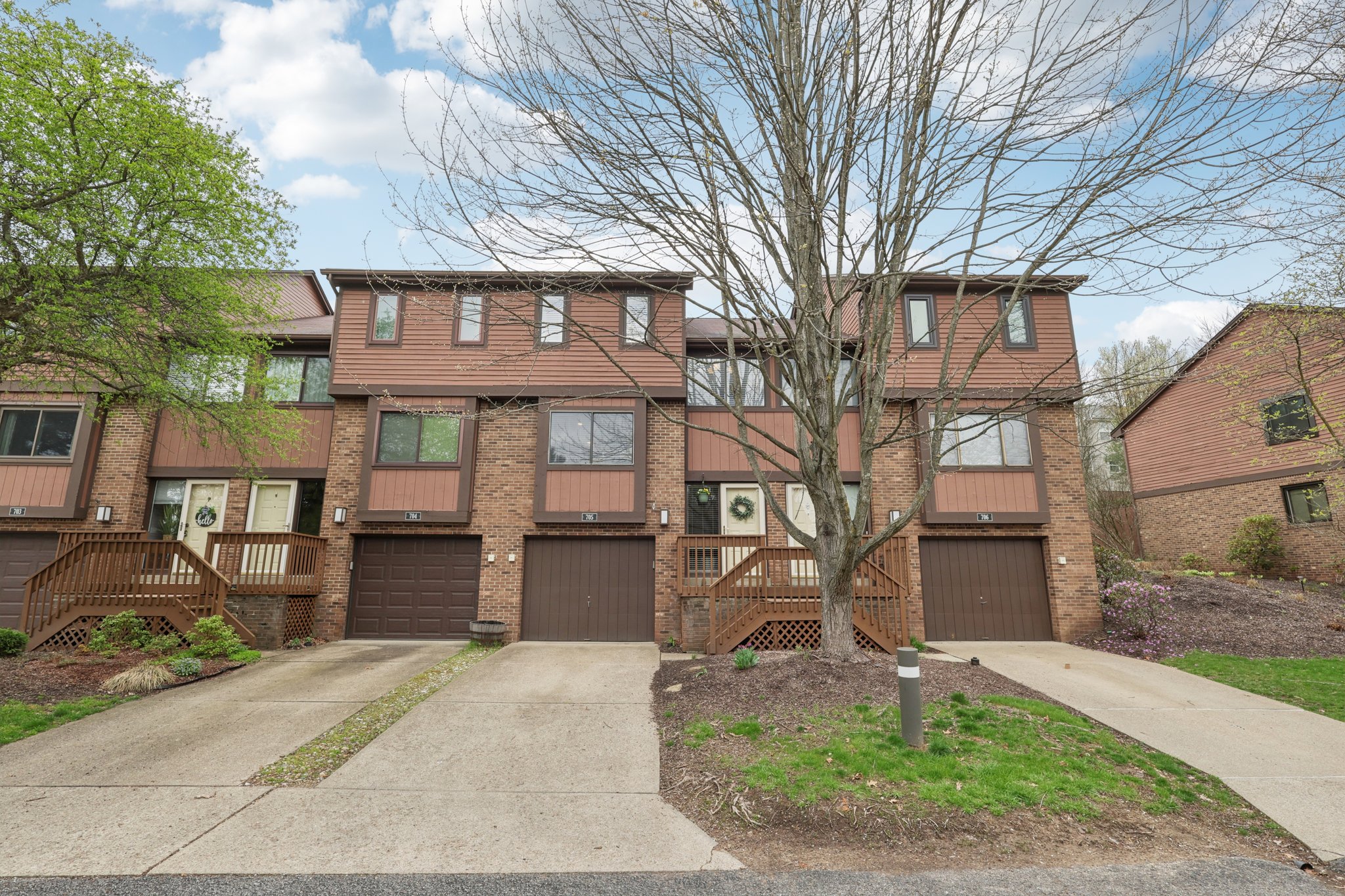 Forest Edge Ct-S0704-004.jpg