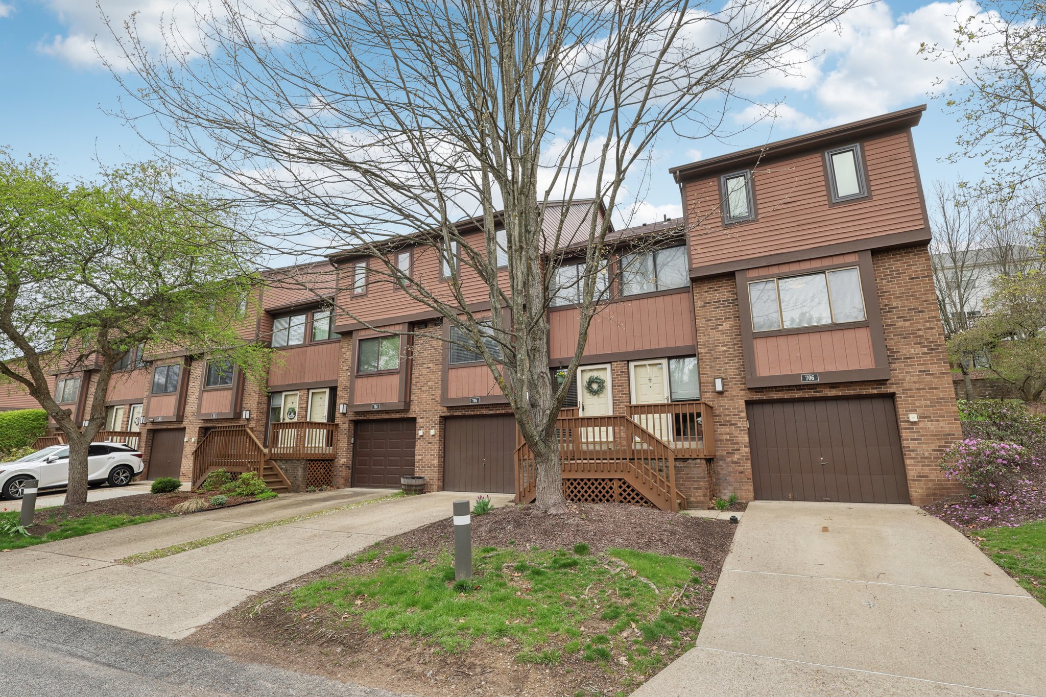 Forest Edge Ct-S0704-005.jpg