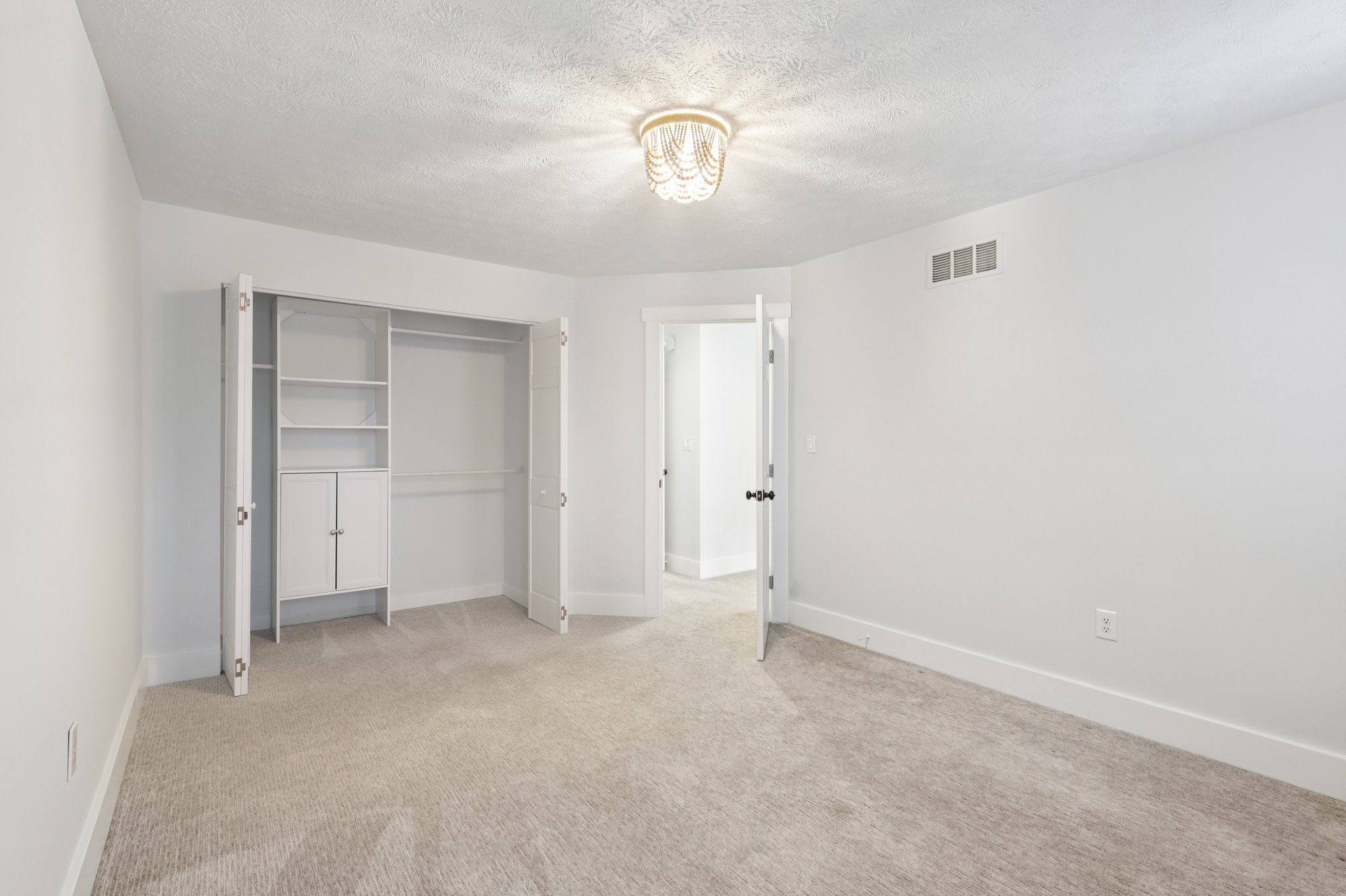 Forest Edge Ct-S0704-041.jpg