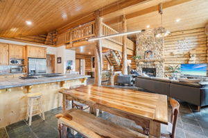 Matterhorn Dr-0205-012