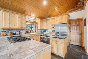 Matterhorn Dr-0205-013