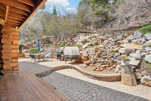 Matterhorn Dr-0205-037