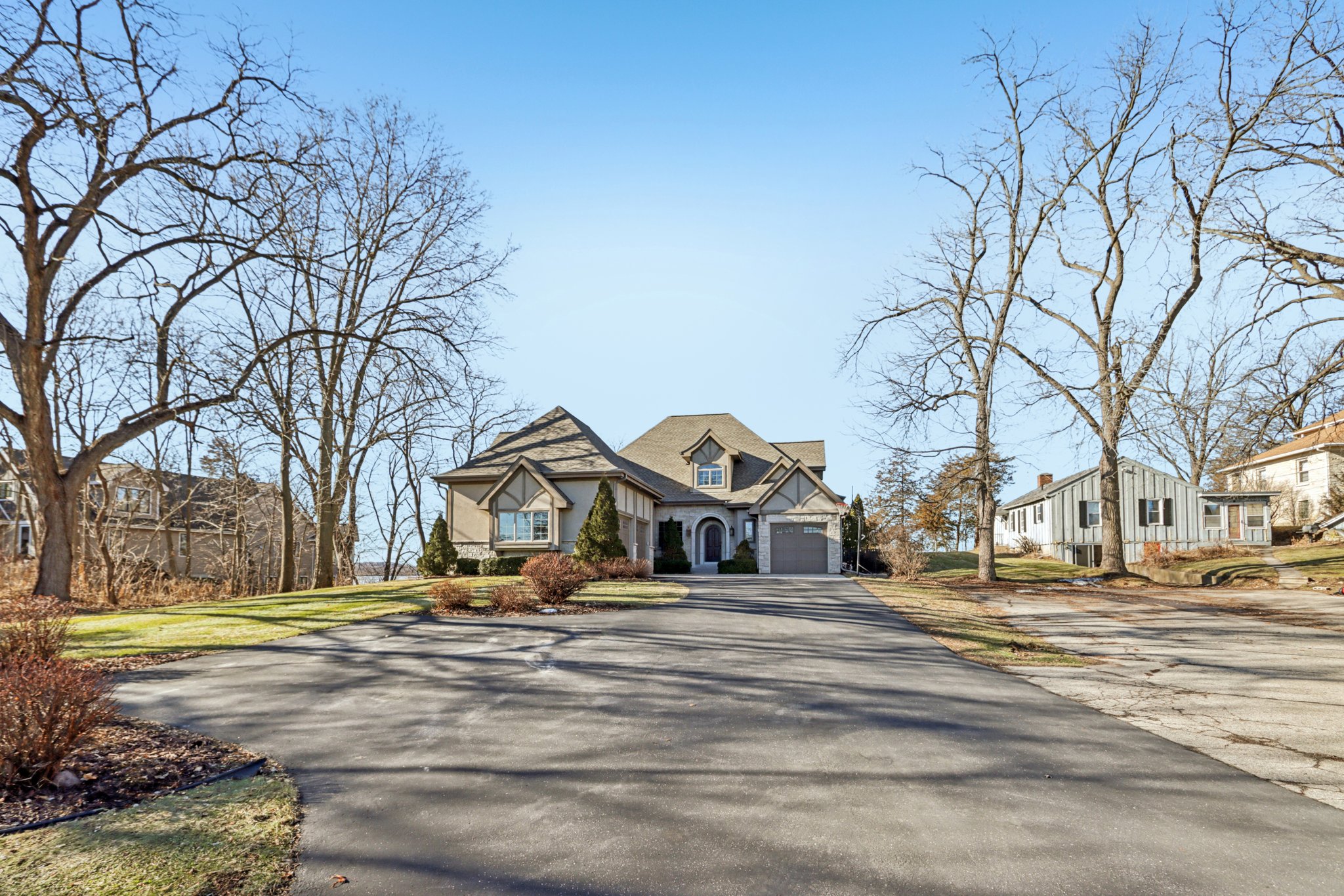 S Ferry Dr-S1401-002.jpg