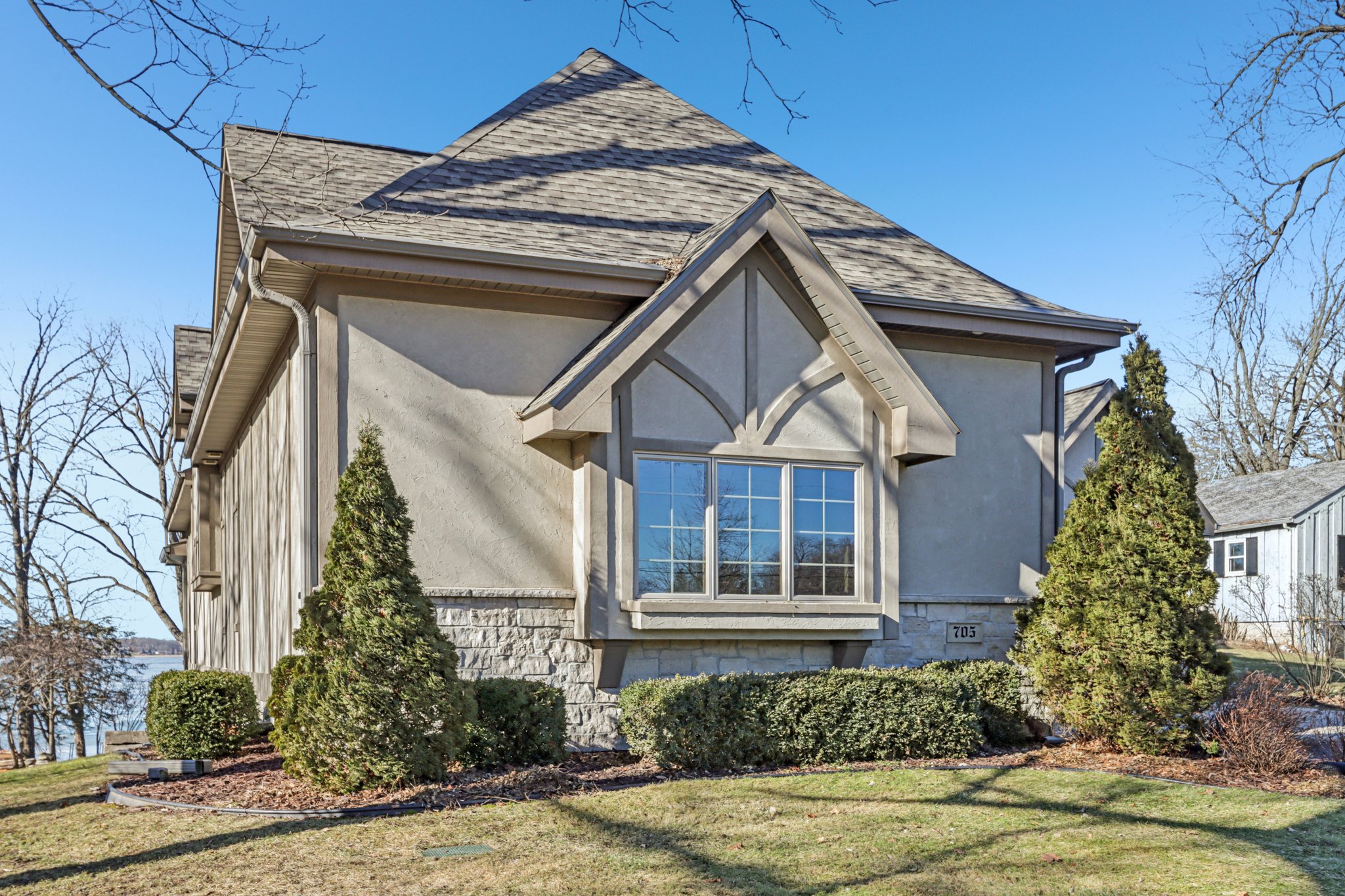 S Ferry Dr-S1401-004.jpg