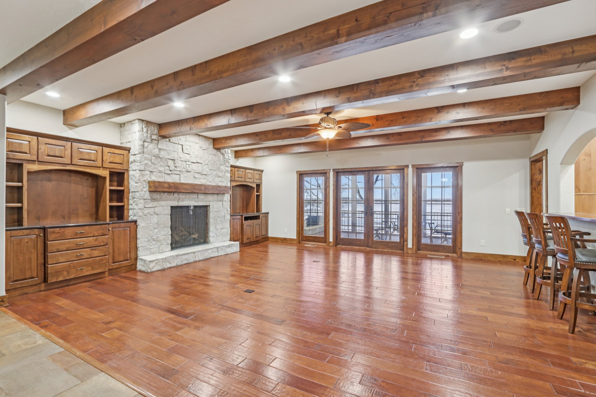 S Ferry Dr-S1401-008.jpg