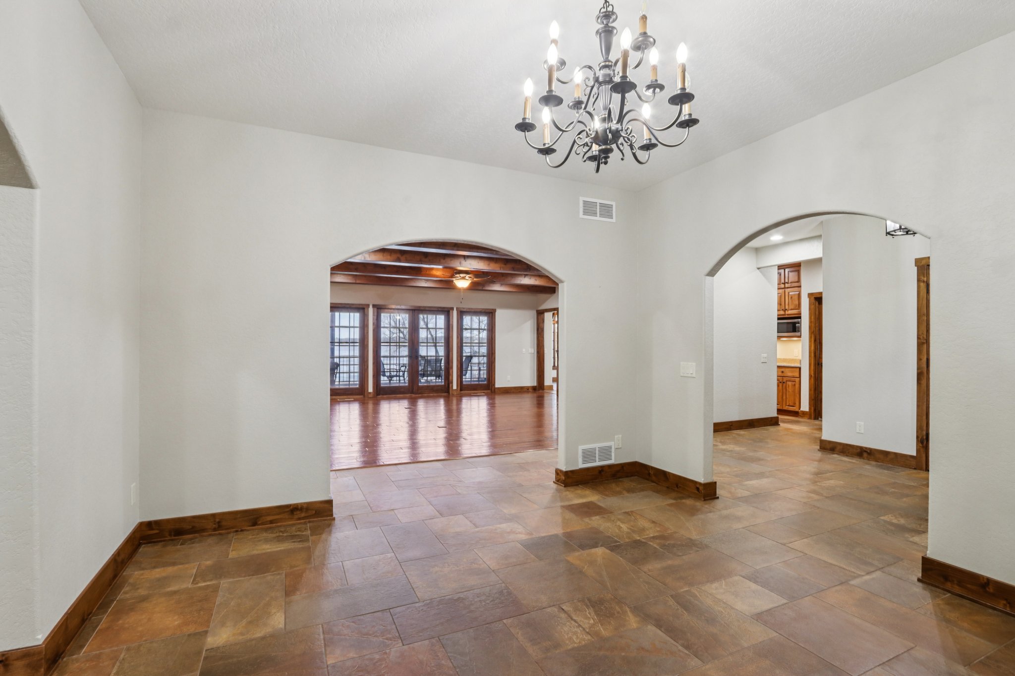 S Ferry Dr-S1401-020.jpg