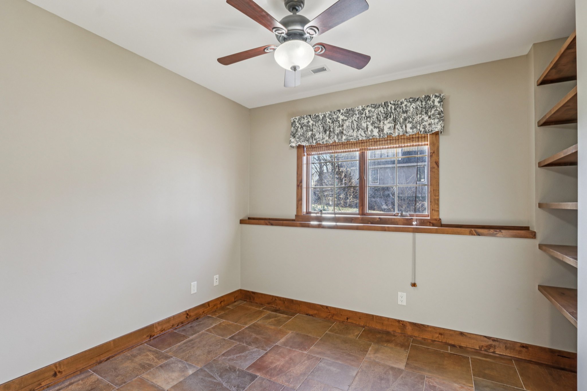 S Ferry Dr-S1401-029.jpg