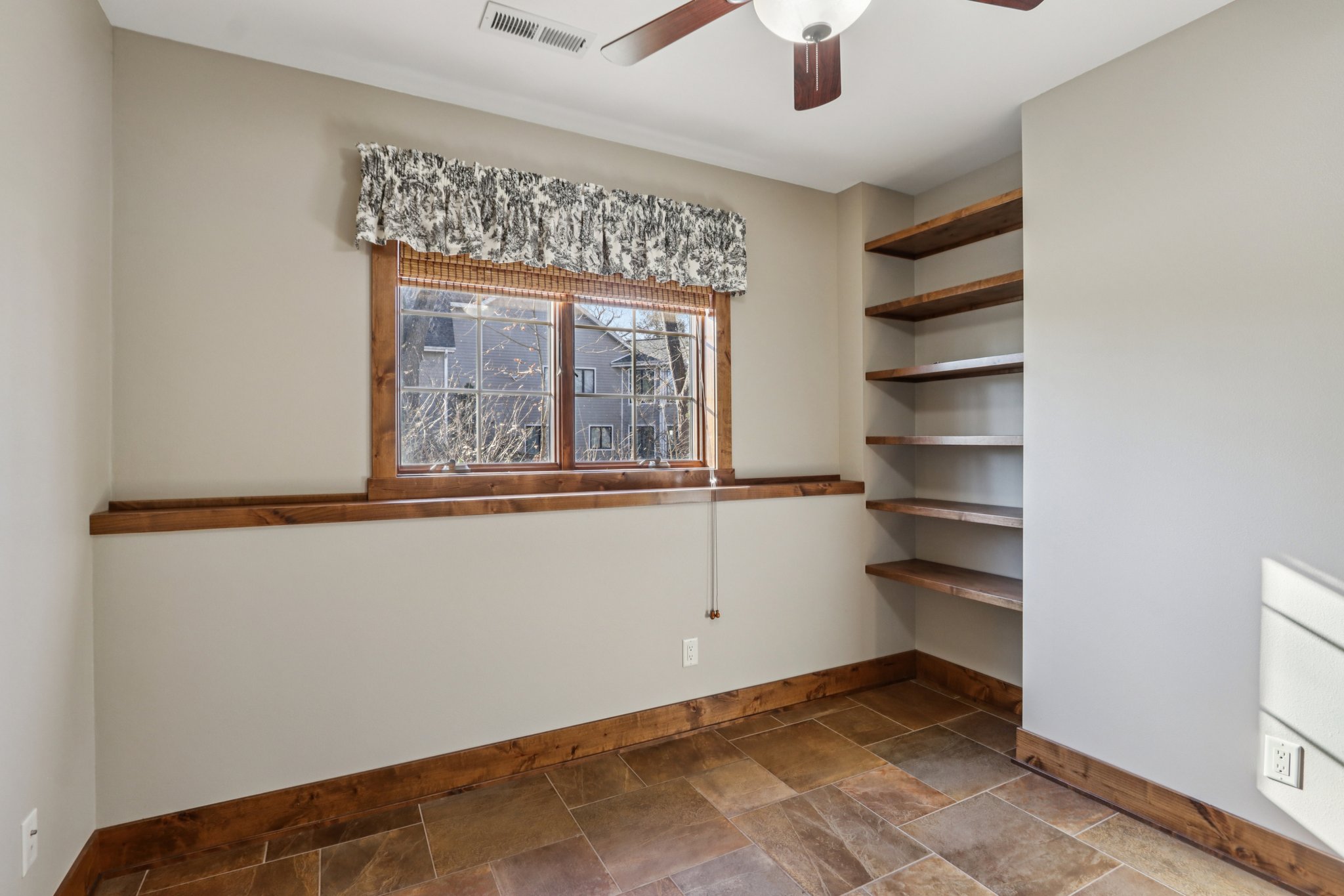 S Ferry Dr-S1401-030.jpg