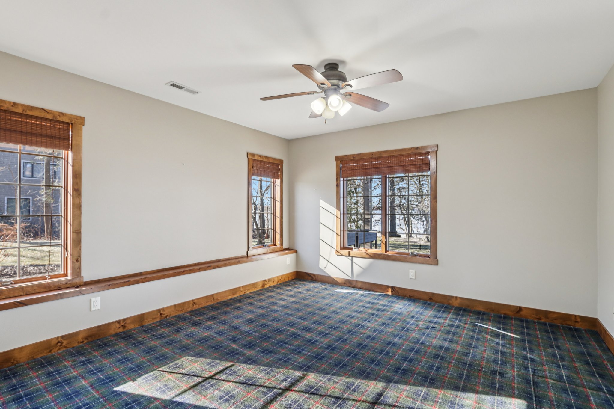 S Ferry Dr-S1401-032.jpg