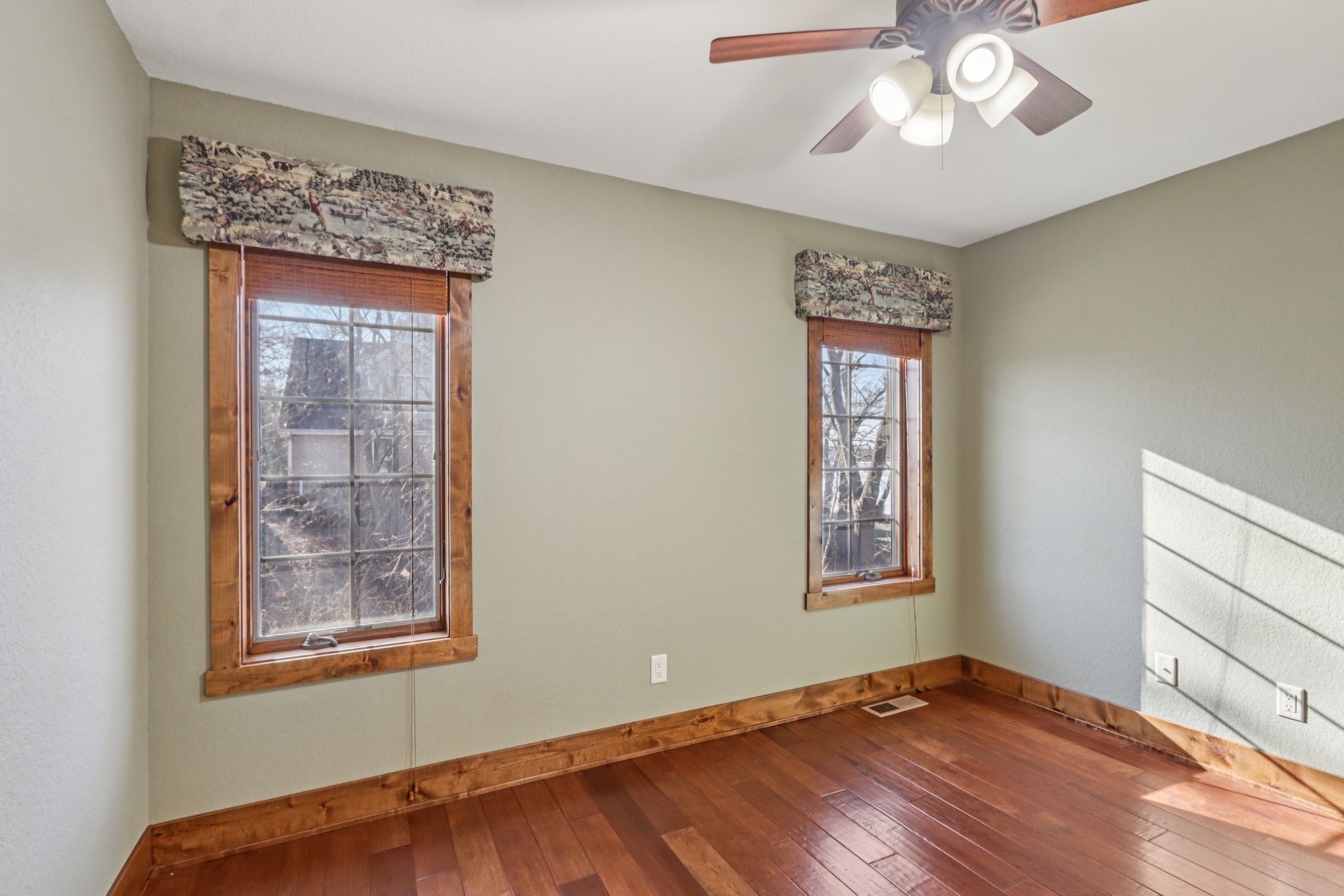 S Ferry Dr-S1401-035.jpg