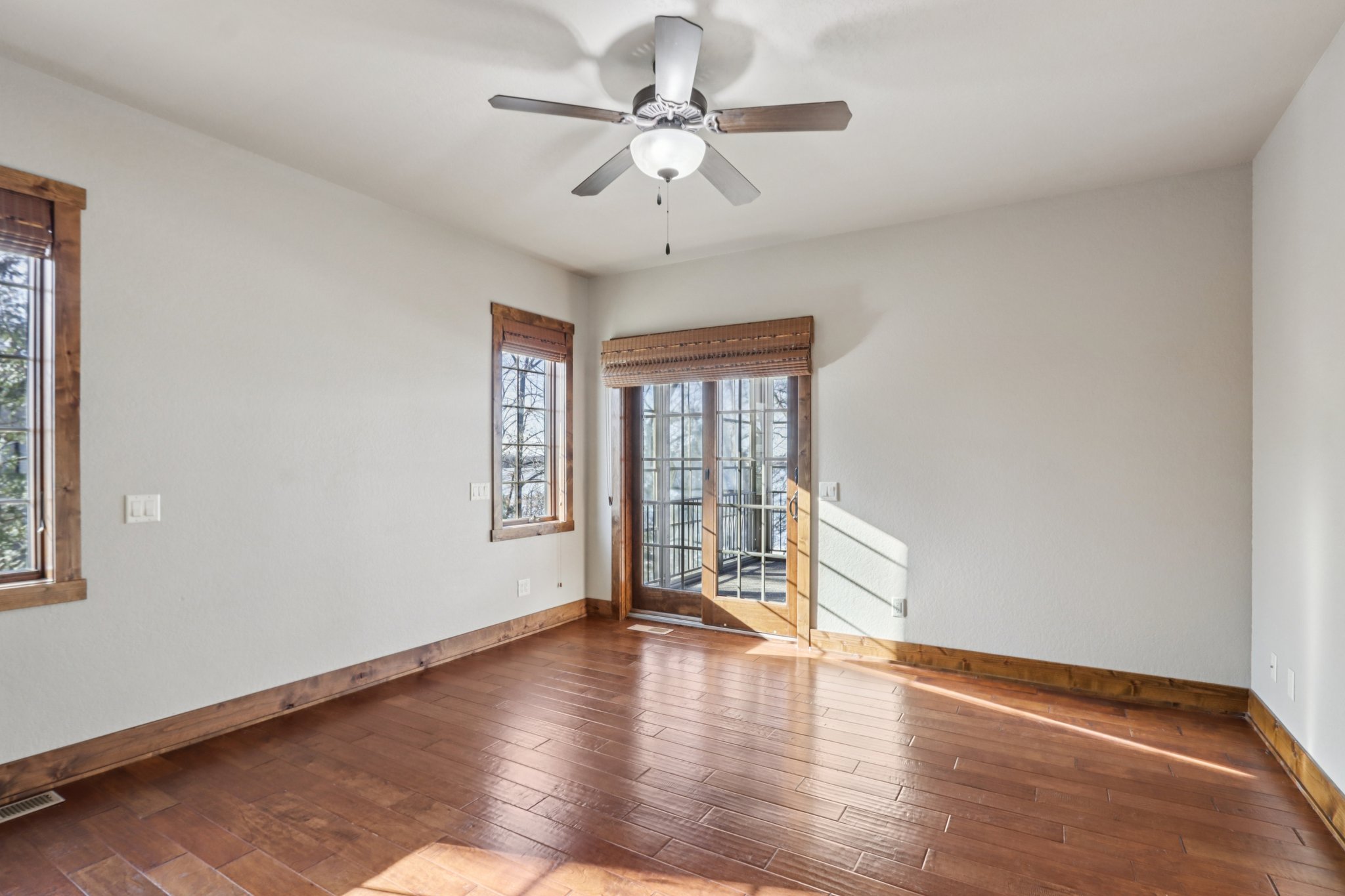 S Ferry Dr-S1401-036.jpg