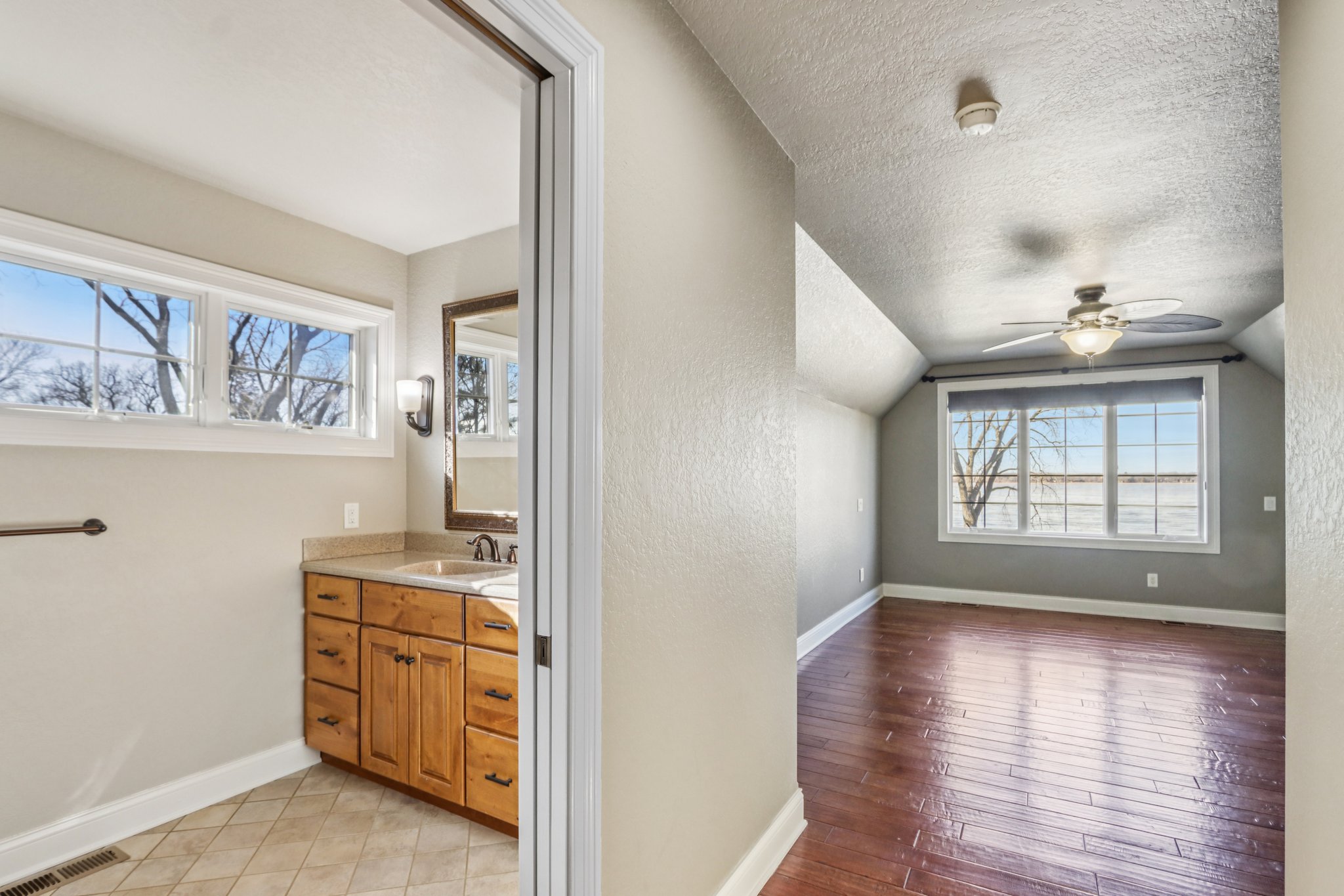 S Ferry Dr-S1401-044.jpg