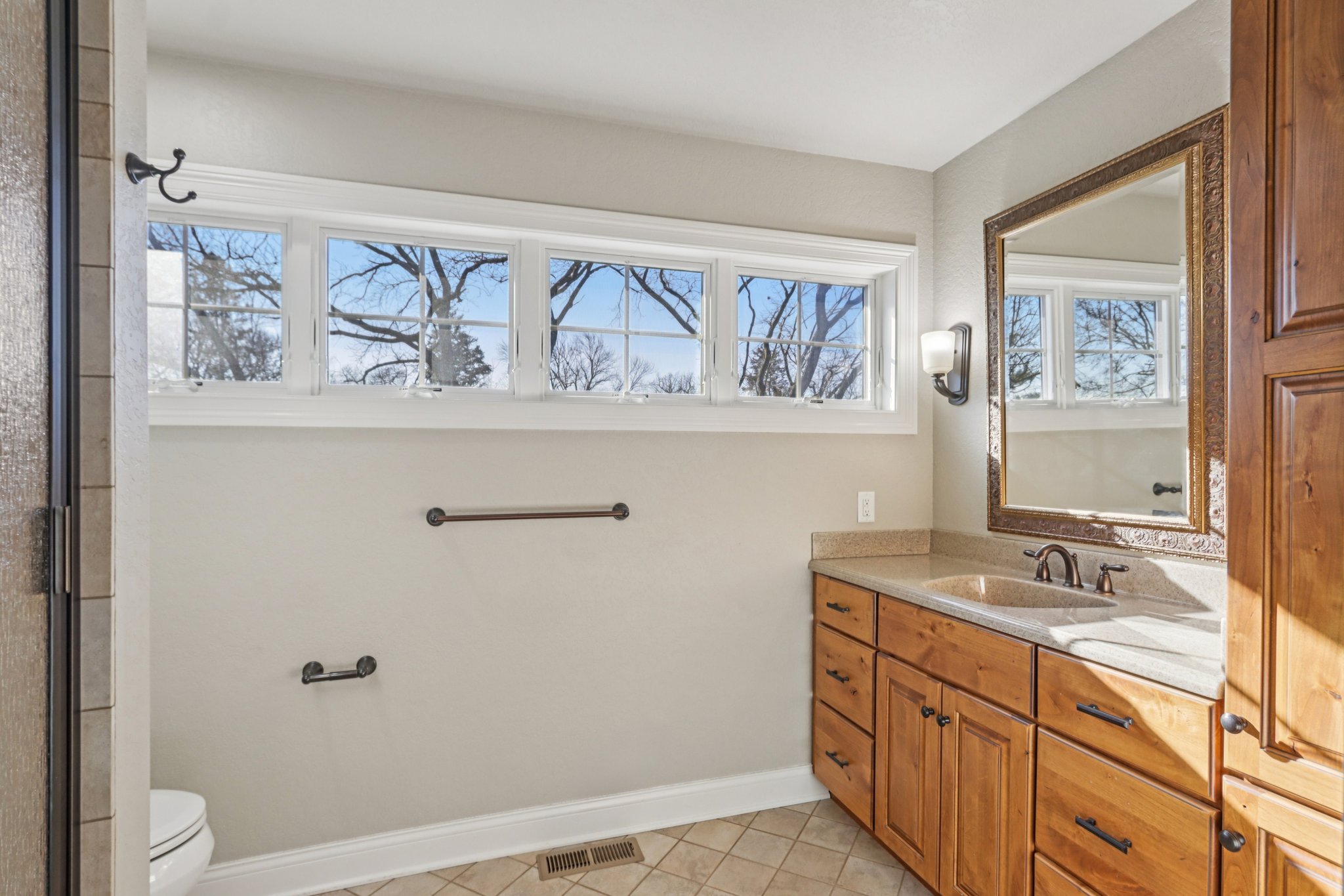 S Ferry Dr-S1401-045.jpg