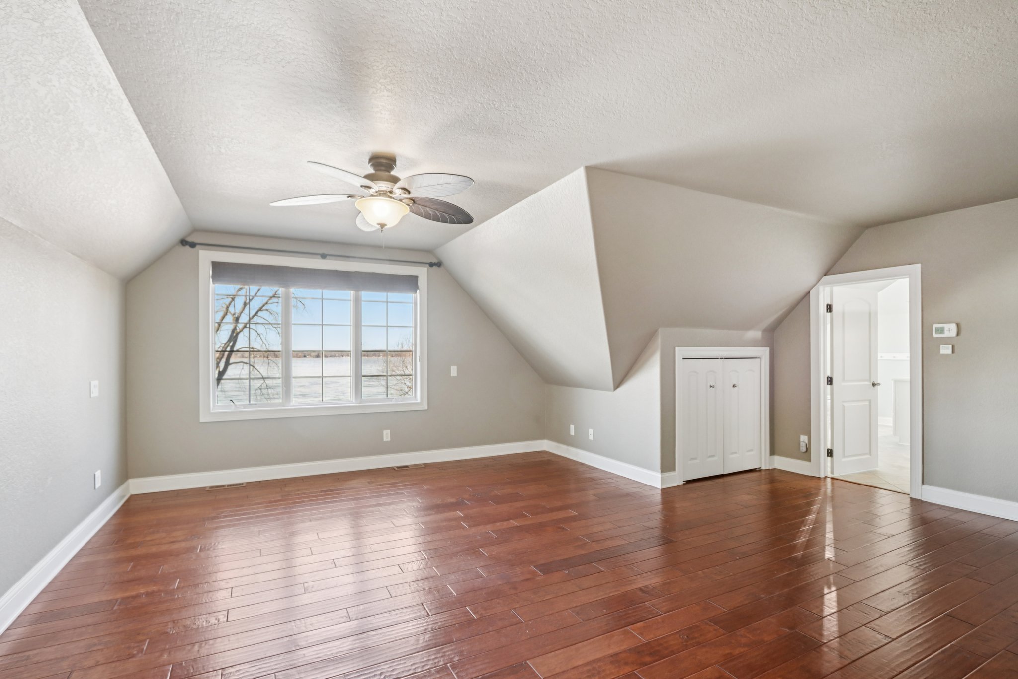 S Ferry Dr-S1401-046.jpg