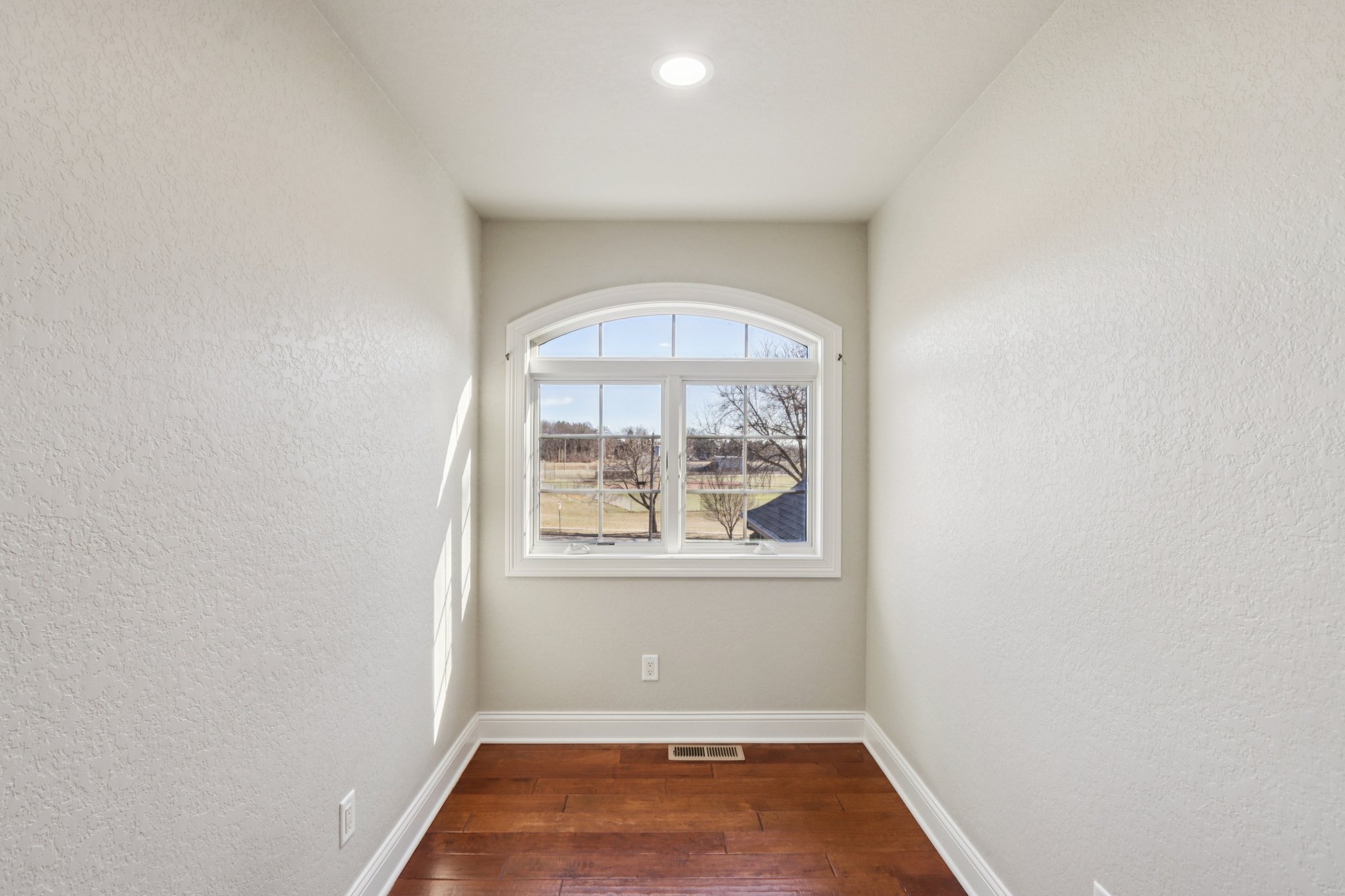 S Ferry Dr-S1401-048.jpg