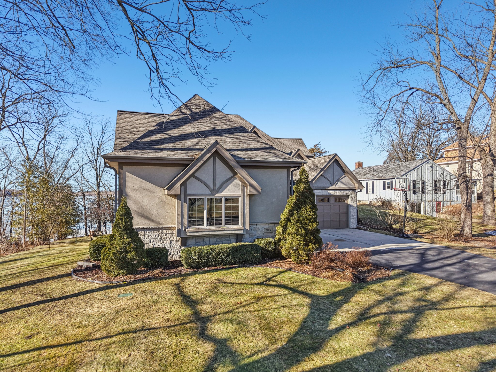 S Ferry Dr-S1401-076.jpg