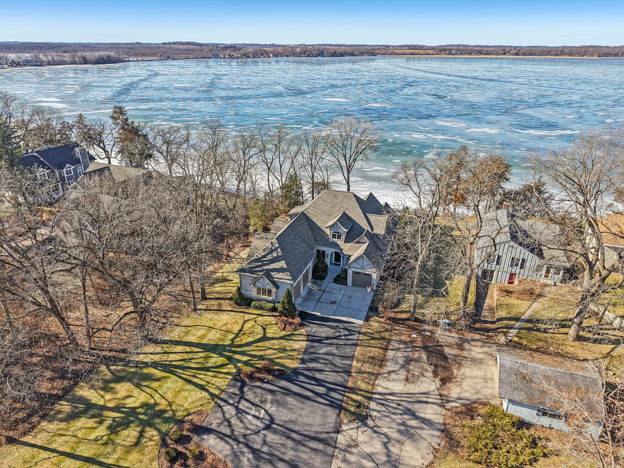 S Ferry Dr-S1401-082.jpg