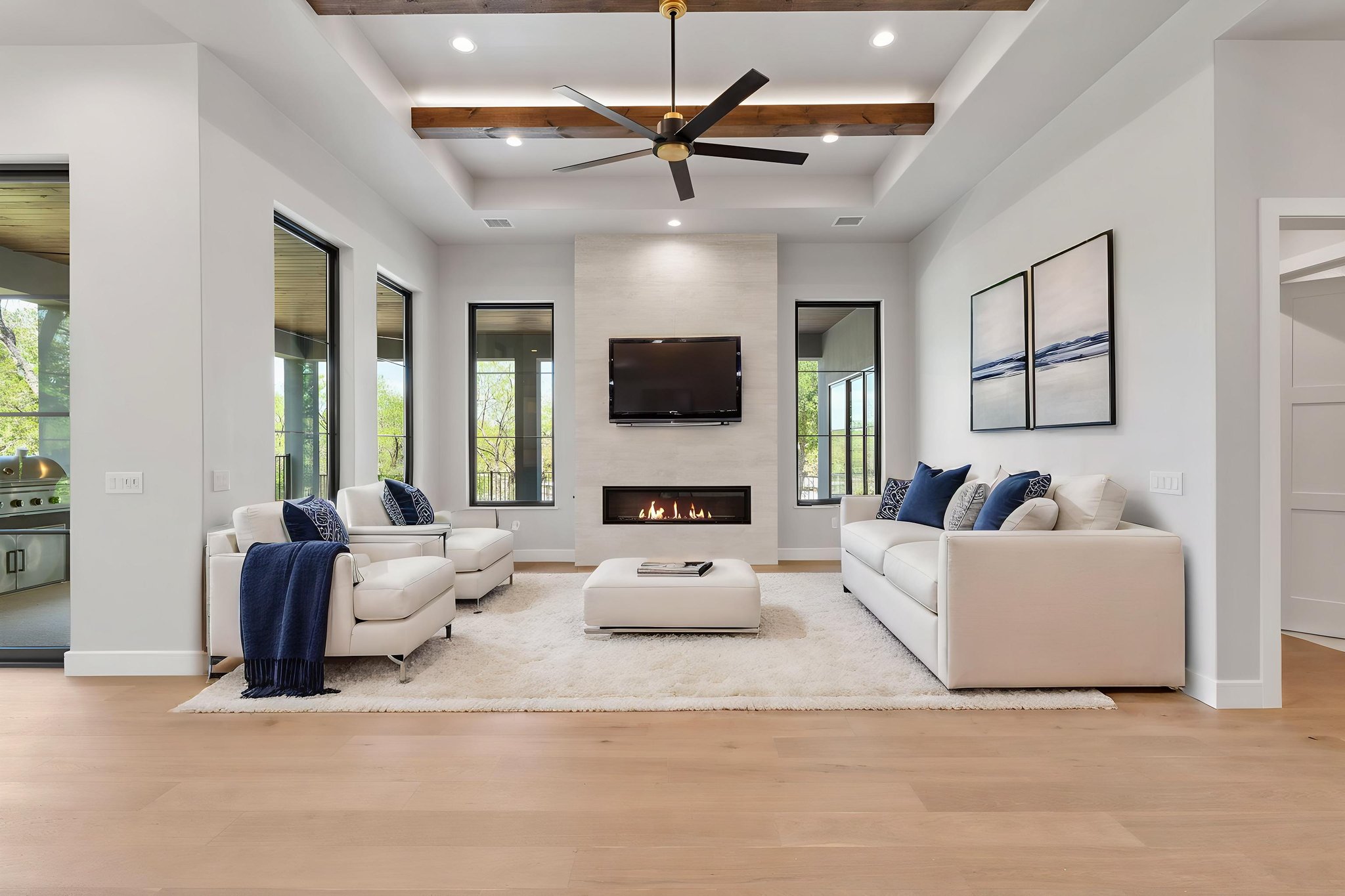 DSC06222 virtually staged.jpeg