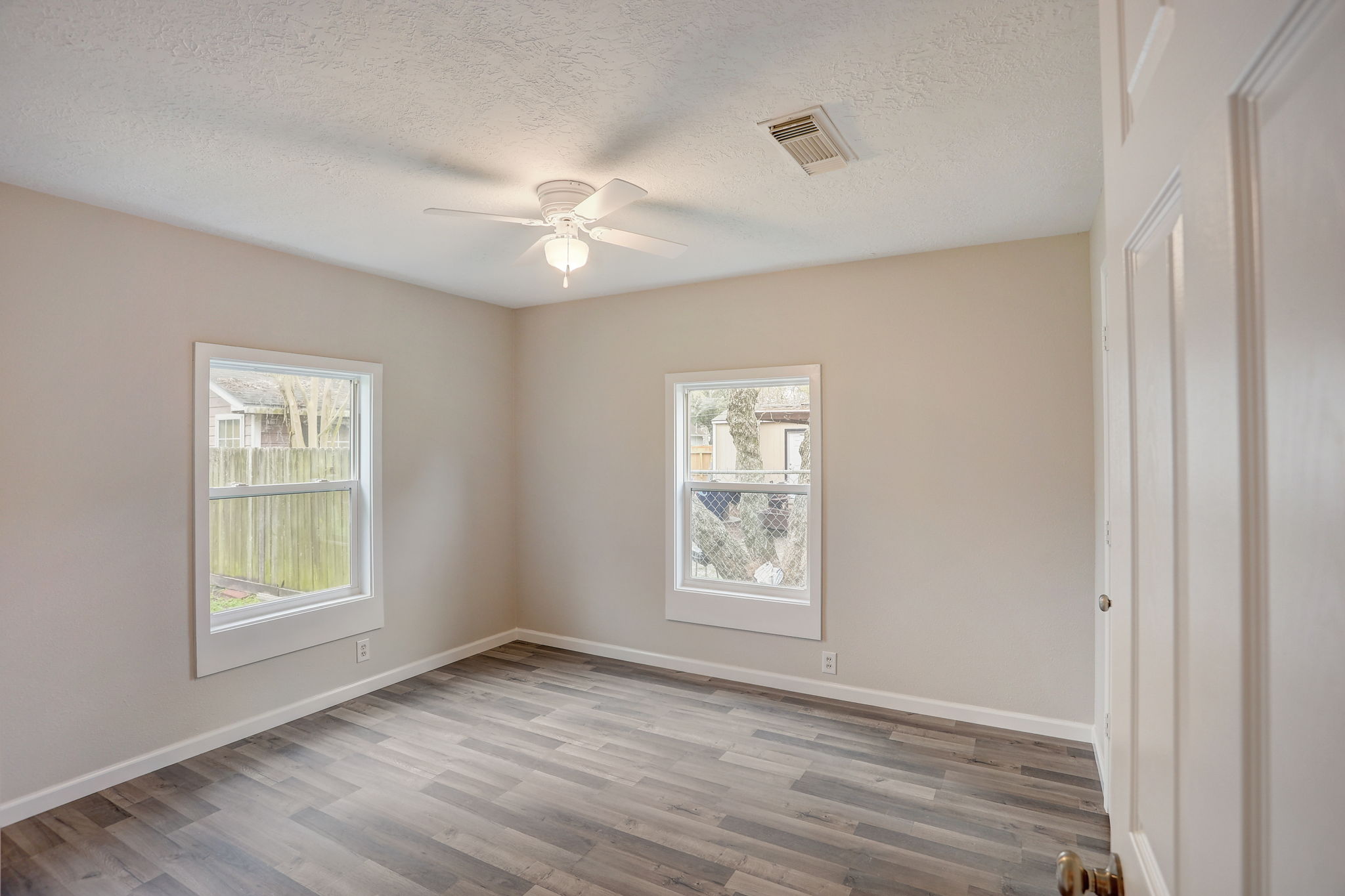 W Coombs Street-006