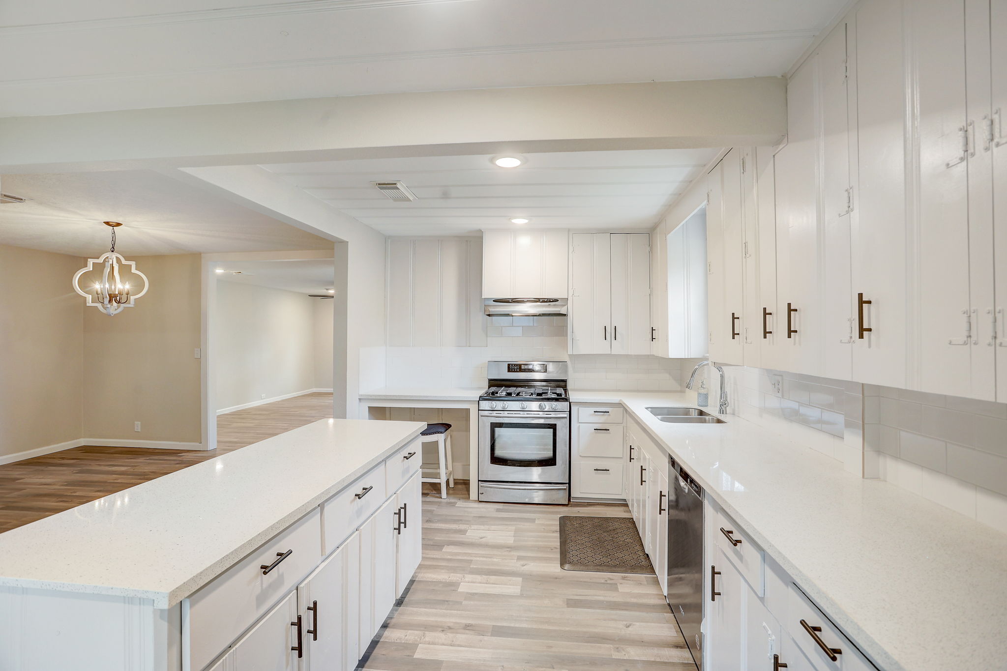 W Coombs Street-011