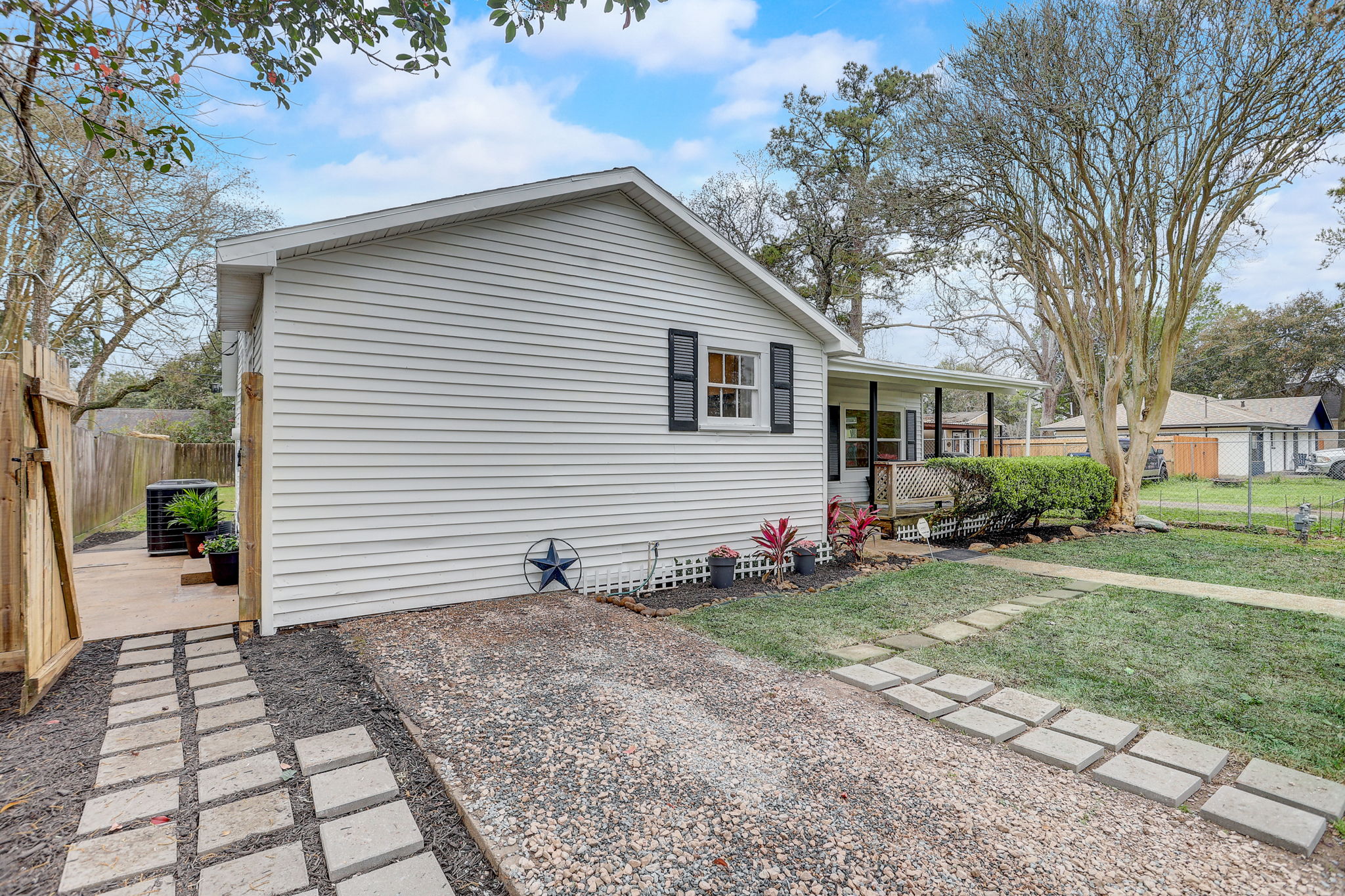 W Coombs Street-003