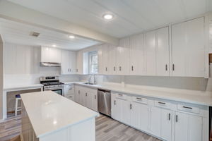 W Coombs Street-009