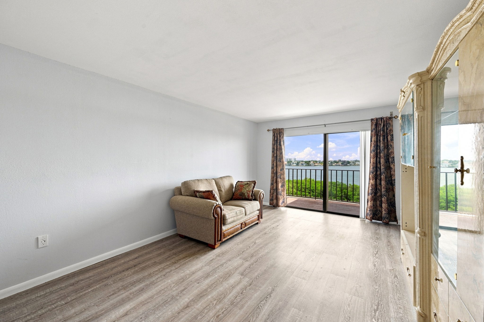 Living Room3
