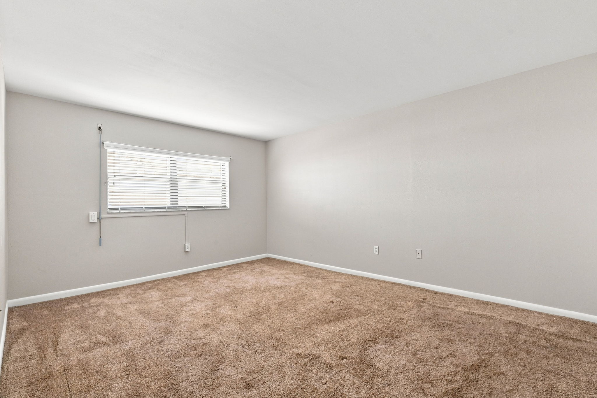 Primary Bedroom1a