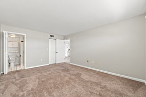 Primary Bedroom1c