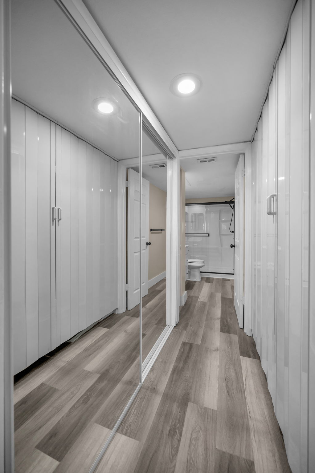 Primary Bedroom Hallway10