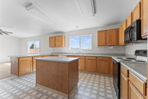 7051 Rhapsody Ct, Sun Valley, NV 89433, USA Photo 8