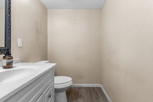  Photo 30