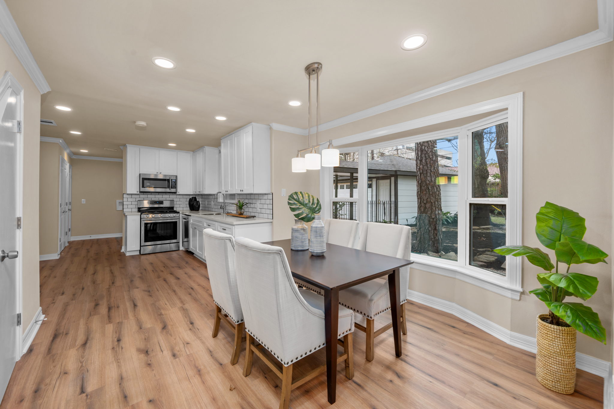 706 Bison Dr, Houston, TX 77079, USA Photo 9